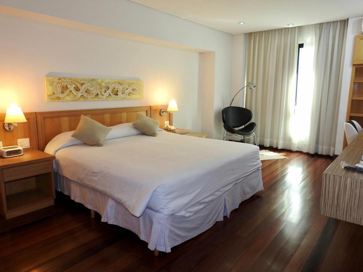 Constantino Hotel E Eventos Juiz de Fora Exterior photo A bedroom at the hotel